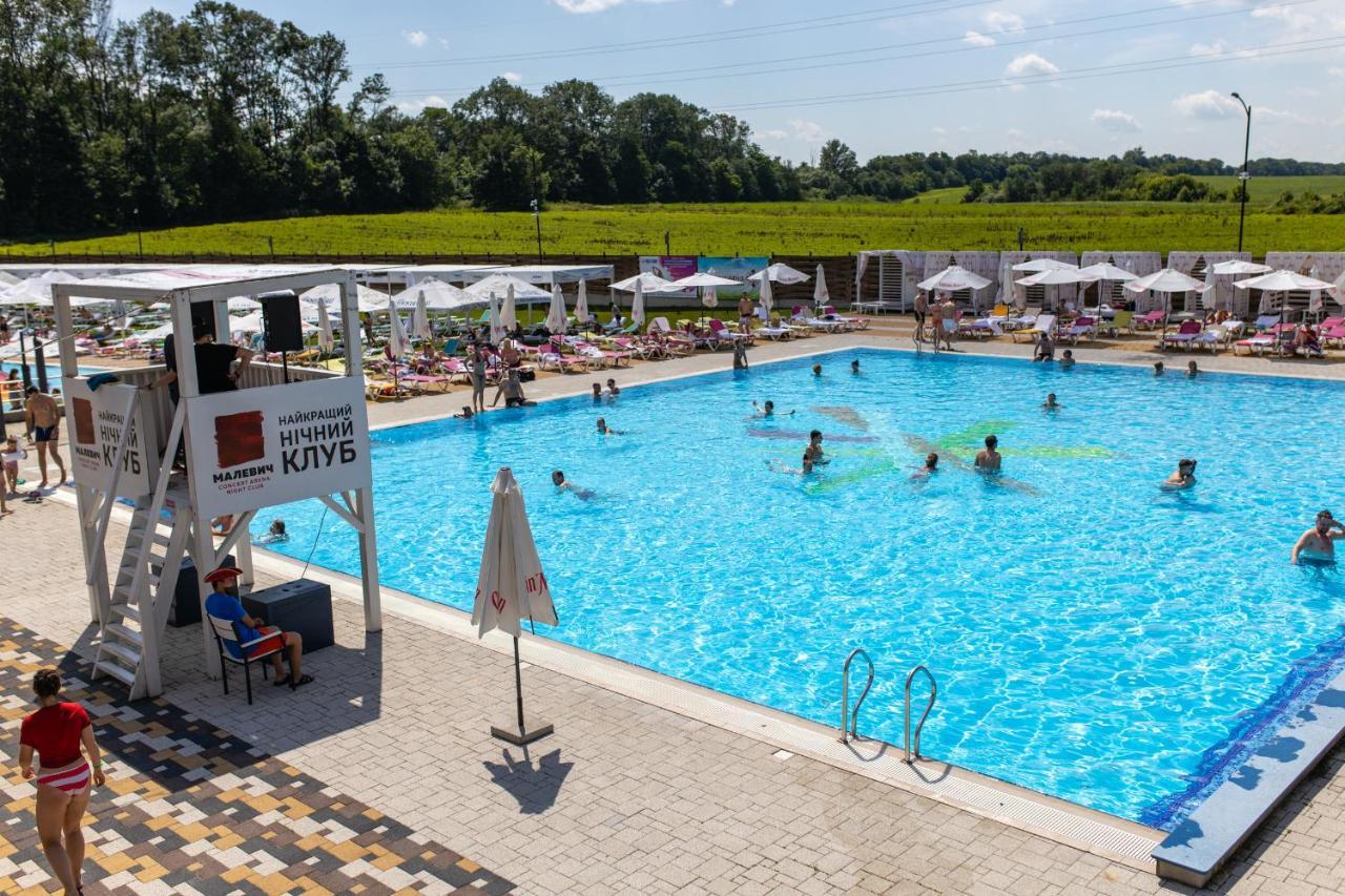 Drevny Grad Park-hotel Lviv Exteriör bild